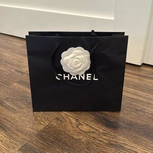CHANEL MINI SHOPPING BAG WITH ROSE